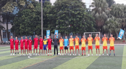 Trận bóng đá nam giữa đội tuyển Liên chi đoàn khoa Điện Tử - Tin học và Tuyển Liên chi đoàn khoa Điện