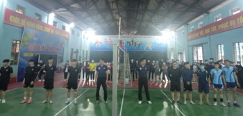 Giải bóng chuyền hơi nam sinh viên trường Đại học Sao Đỏ chào mừng ngày Nhà giáo Việt Nam 20-11