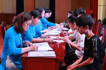 Trường THPT Nguyễn Thị Duệ đón chào học sinh khối 10 nhập học