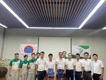 Trường Đại học Sao Đỏ ký thỏa thuận hợp tác với Công ty TNHH Nhựa An Phú Việt