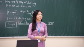 Mùa hiến chương và những ký ức trên bục giảng