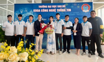 KHOA CÔNG NGHỆ THÔNG TIN TỔ CHỨC LỄ CHÀO MỪNG 43 NĂM NGÀY NHÀ GIÁO VIỆT NAM (20/11/1982 – 20/11/2025)