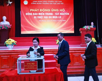 TRƯỜNG ĐẠI HỌC SAO ĐỎ CHUNG TAY HƯỚNG VỀ MIỀN TRUNG - TÂY NGUYÊN THÂN YÊU