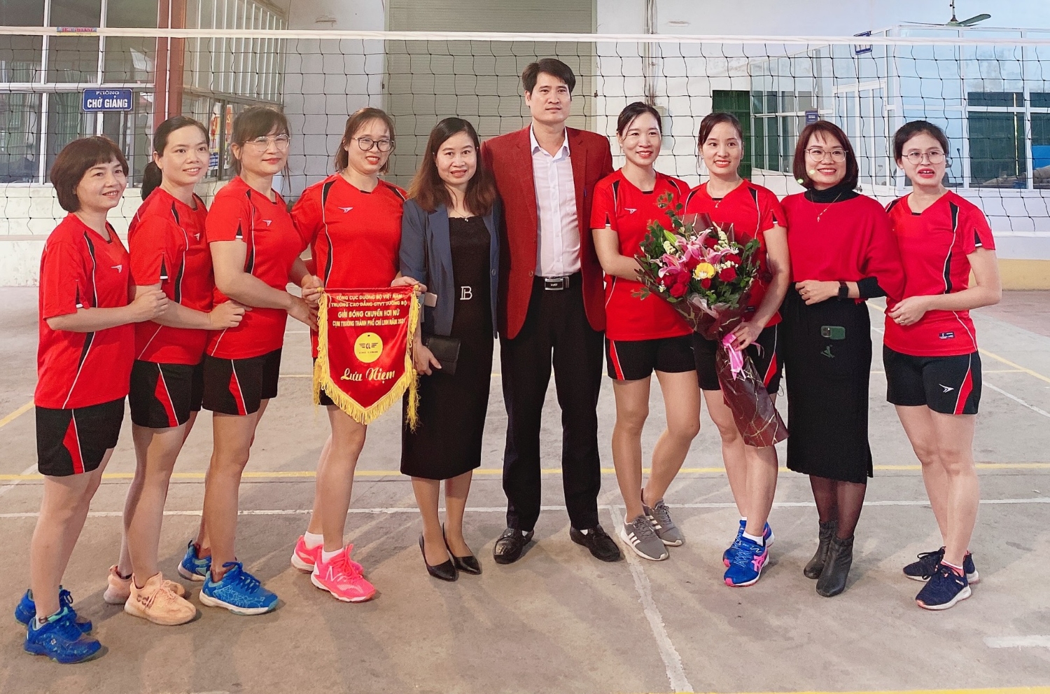 Giải bóng chuyền hơi nữ khối cụm trường Chí Linh năm 2021