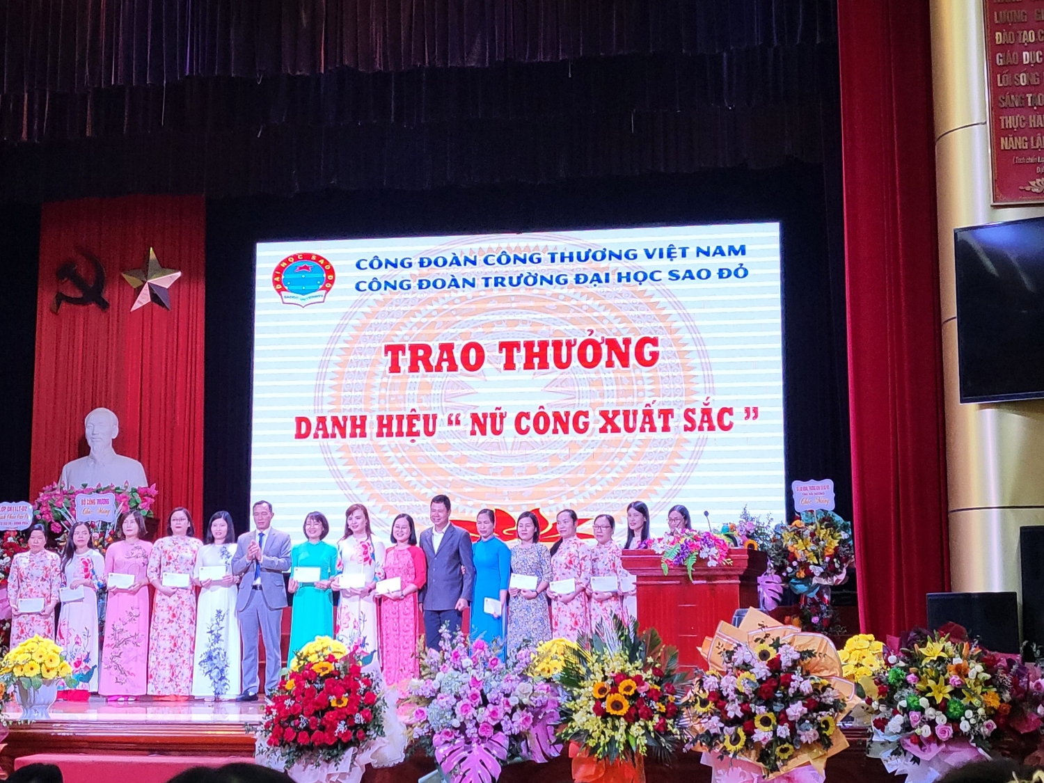 Trường Đại học Sao Đỏ kỷ niệm 92 năm ngày thành lập Hội liên hiệp Phụ nữ Việt Nam (20/10/1930 ÷ 20/10/2022)