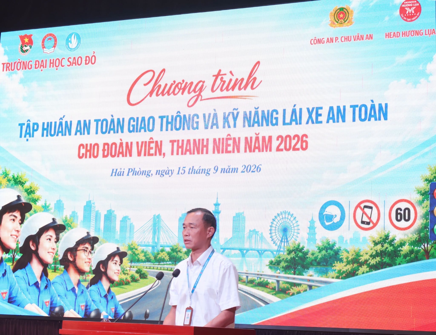 Đoàn viên, sinh viên Khoa Công nghệ thông tin tích cực hưởng ứng Chương trình Tập huấn an toàn giao thông và kỹ năng lái xe an toàn năm 2026